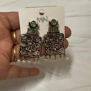 NWT Elegant Green and Gold Earrings